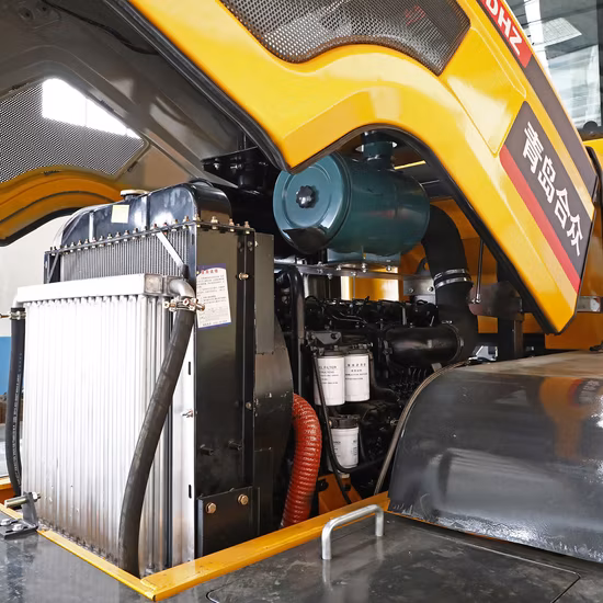 Zl940b 2.5t Cargadora hidráulica completa Motor 103kw Mini cargadora de ruedas con barredora de nieve